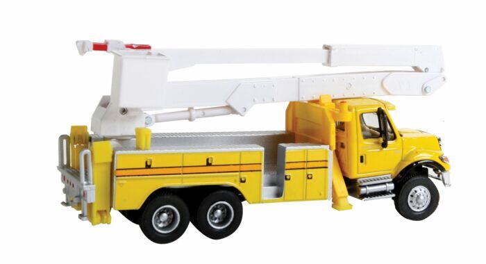 internationalr_7600_utility_truck_wbucket_lift_assembled_949-11752_dt4_big.jpg