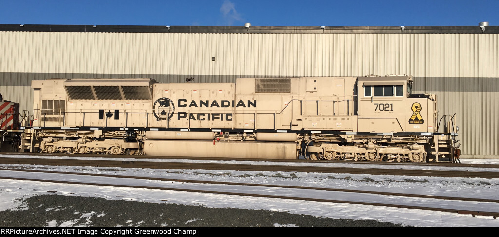 CVR Picture for SD70ACU CP/Military Sand #7021w/DCC